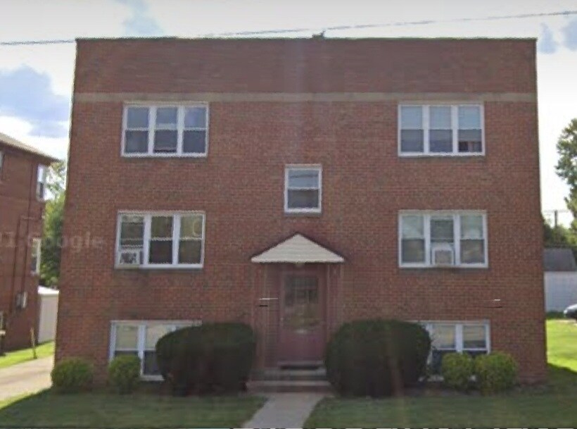 Building - 5392 Broadview Rd