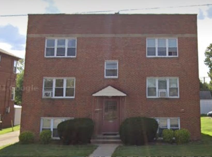 Building - 5392 Broadview Rd