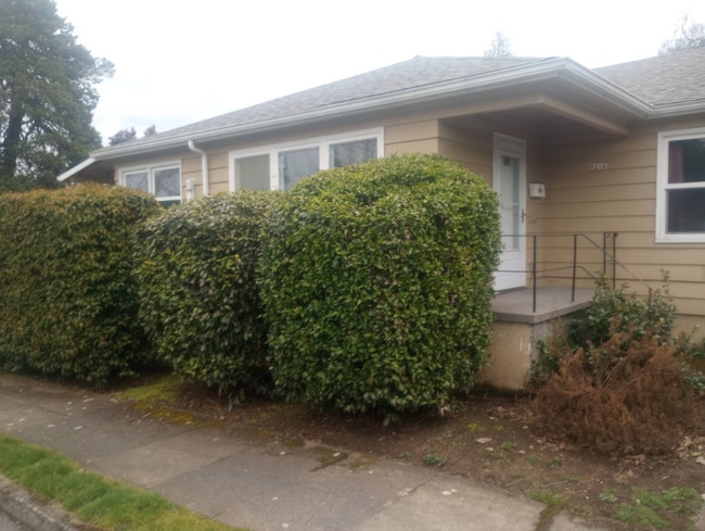 Foto del edificio - 9206-9210 N John Ave