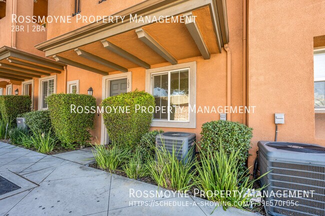Foto del edificio - Elegant Tri-Level Condo in Burbank