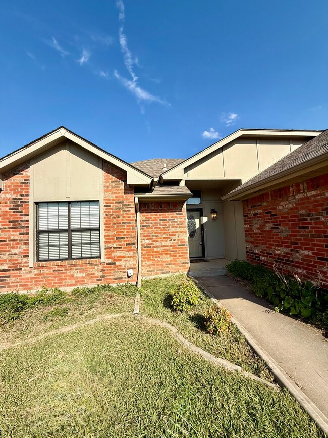 Building Photo - 14804 Broadway Ct