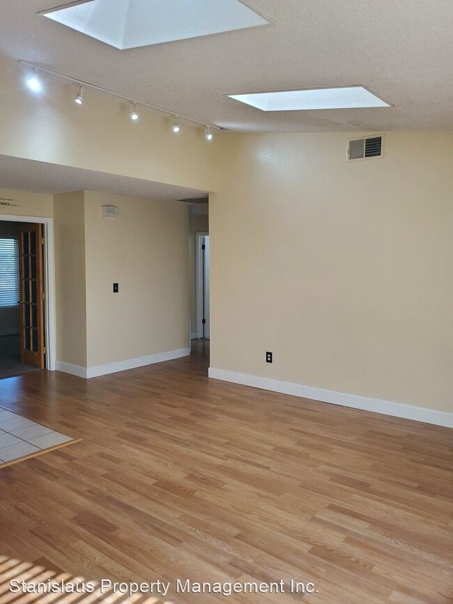 Building Photo - 3 br, 2 bath House - 1605 Eastwick Court