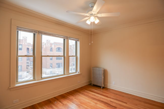 Photo - 1201 W Waveland Ave (Chicago, IL) Apartment
