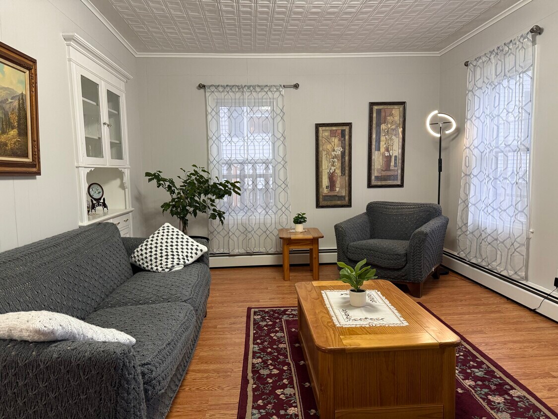 Foto principal - 38 Gershom Ave