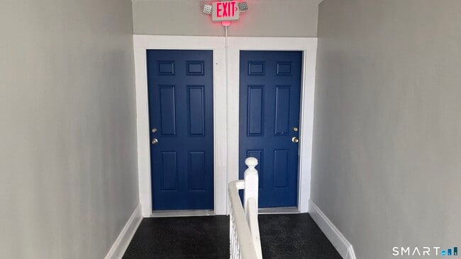 Building Photo - 499 Zion St