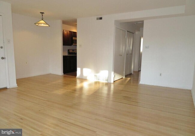 Foto del edificio - 6901-29 Valley Ave