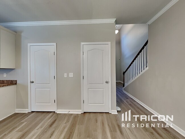Building Photo - 9607 Rushmore Cir