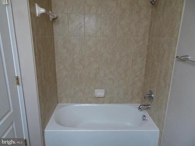 Foto del edificio - 9712 Handerson Pl