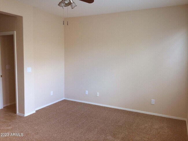 Foto del edificio - 3620 W Steinbeck Dr