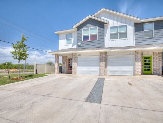 Building Photo - Beautiful Northwest OKC 3 Bedroom!