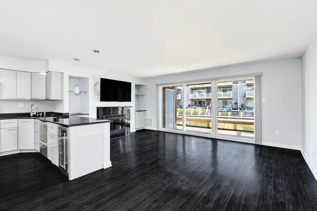 Foto del edificio - 903 Harbour Cove