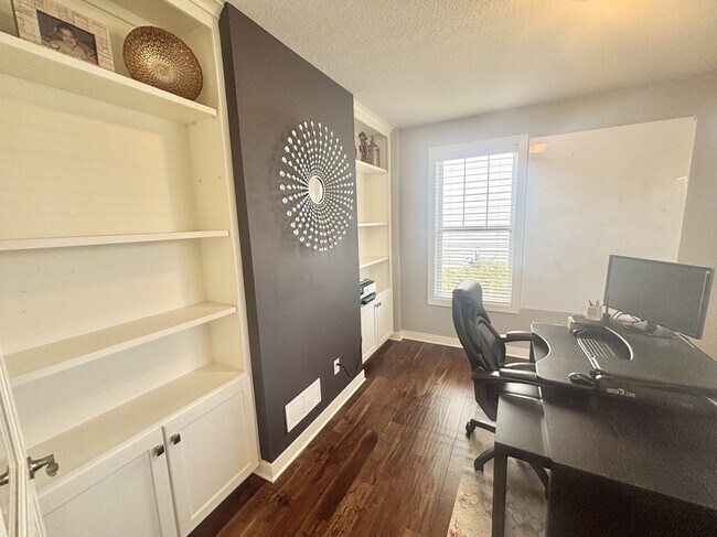 Foto del edificio - 9068 Red Oak Trl
