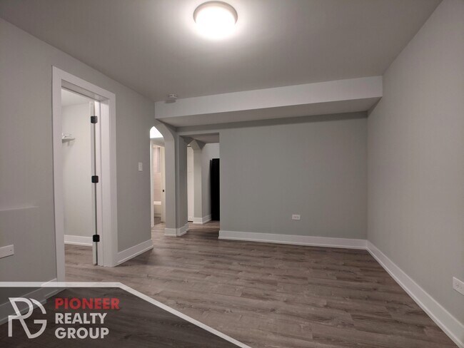 Foto del edificio - 4409 N Wolcott Ave