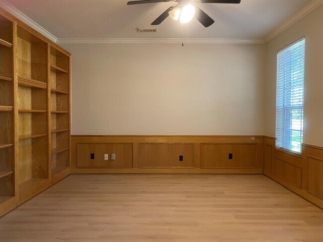 Building Photo - 3210 Echo Mountain Dr