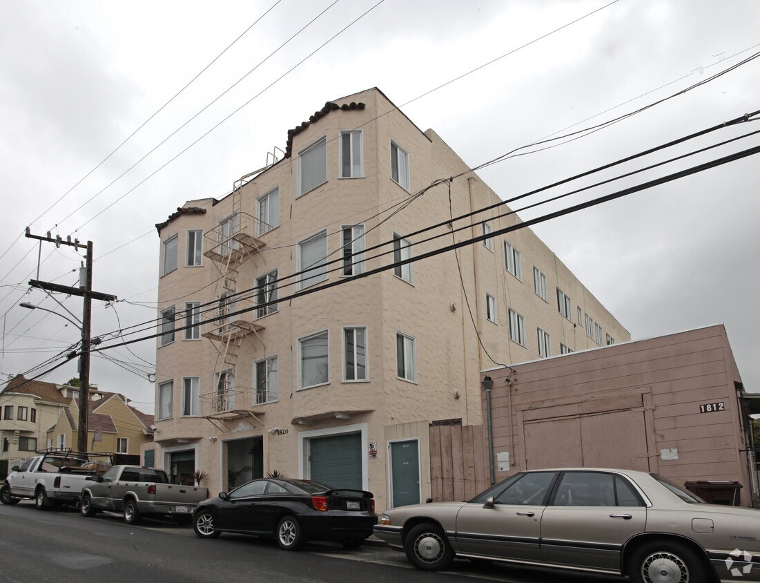 Building Photo - 1820 5th Ave