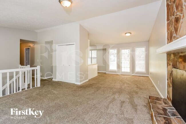 Building Photo - 2218 Lowtrail Ct