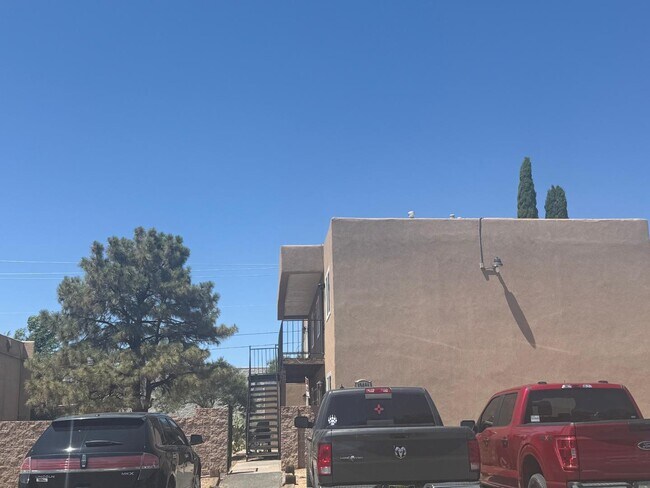 Foto del edificio - 13401 Fruit Ave NE