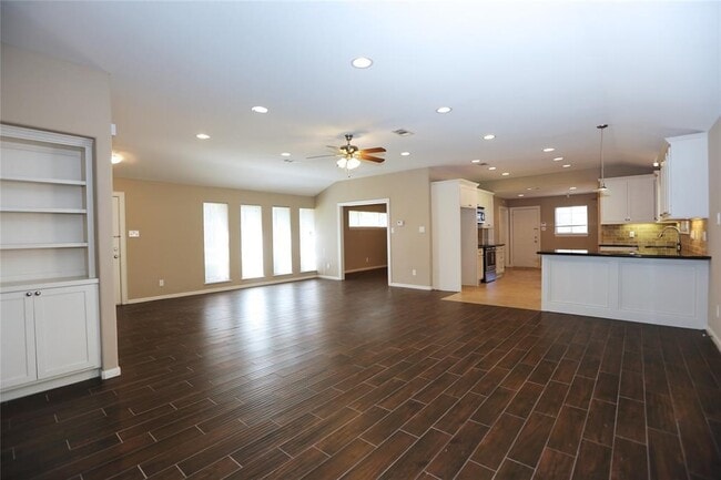 Foto del edificio - 7802 Valley View Ln