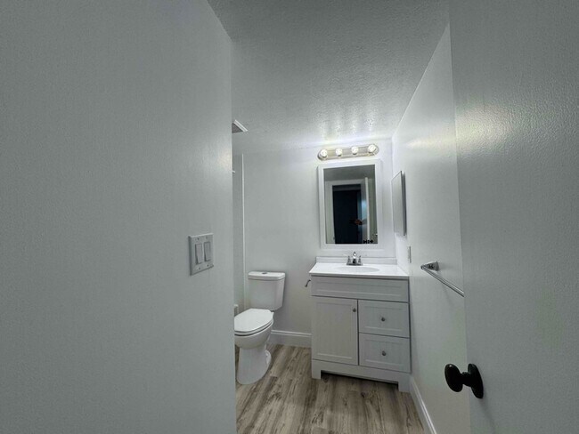 Foto del edificio - 840 NW Fork Rd