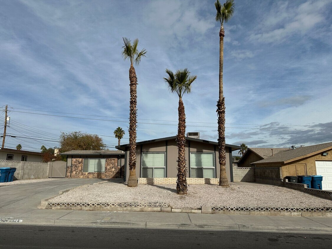 Primary Photo - Great Single Story ready for move in
