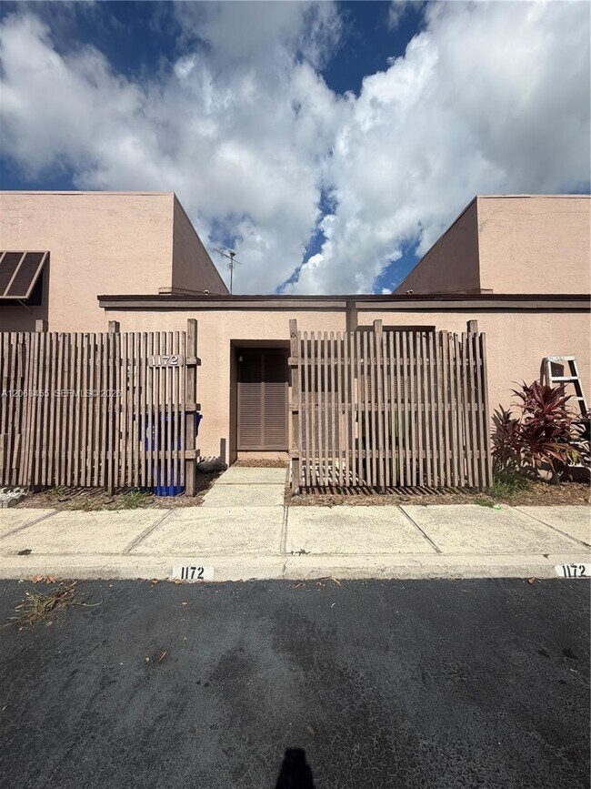Foto del edificio - 1172 NW 122nd Terrace