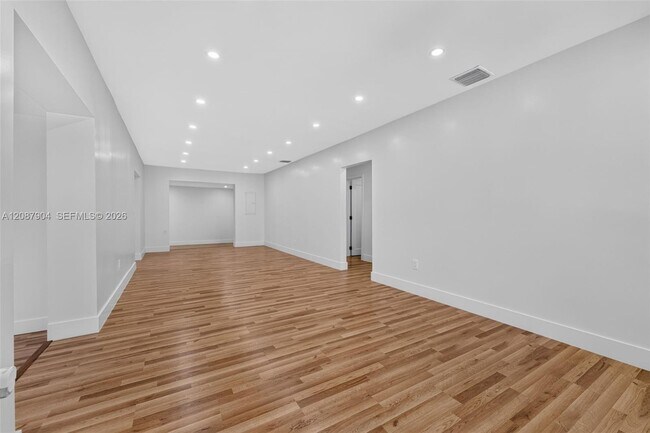 Foto del edificio - 1861 SW 22nd Terrace
