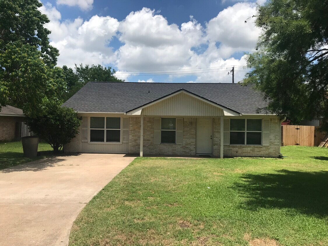 3207 Heatherwood Dr, Bryan, TX 77801 House Rental in Bryan, TX