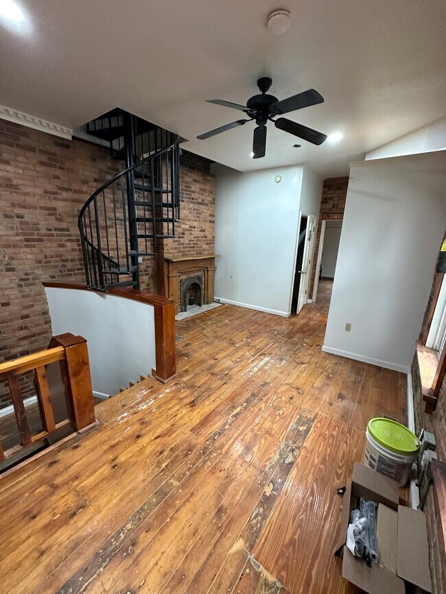 Loft - 58 E 4th Ave