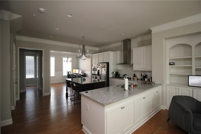 Foto del edificio - 335 Rose Garden Ln