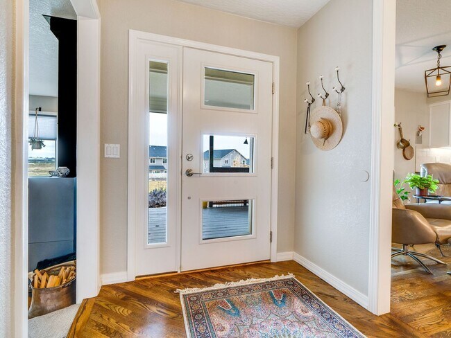 Building Photo - Stunning Home on 1 Acre and RV Parking!