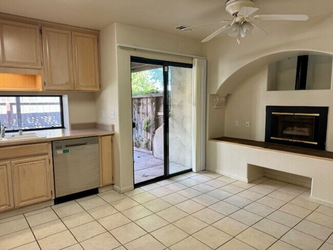 Building Photo - Nice Family Home in Quiet Neighborhood for...