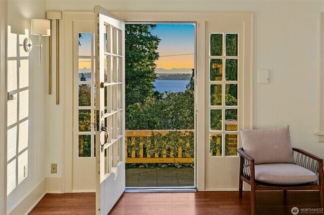 Foto del edificio - 707 Lake Washington Blvd S