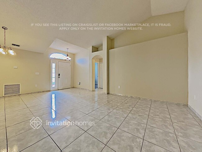 Building Photo - 1813 Snaresbrook Way