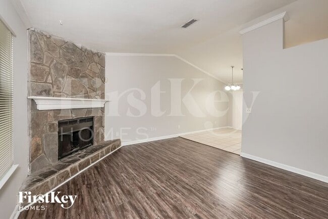 Building Photo - 652 Sunfield Drive Northwest