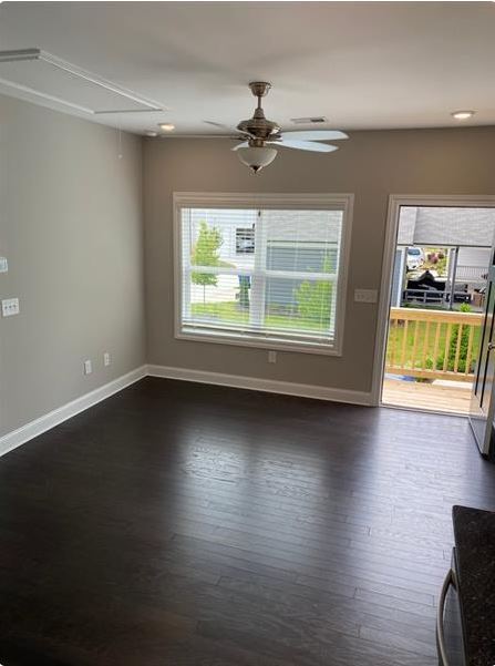 Foto del edificio - 1747 Stone Hedge Dr NW