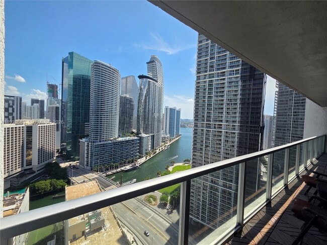 Building Photo - 500 Brickell Ave