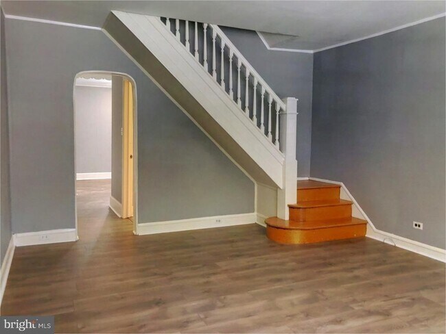 Foto del edificio - 306 Leverington Ave