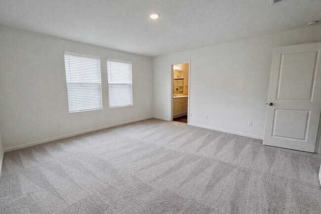 Foto del edificio - 669 Amesbury Rd