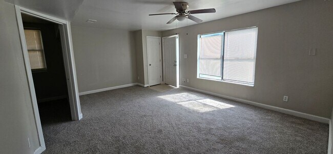 Foto del edificio - 5930 Agnes Ave