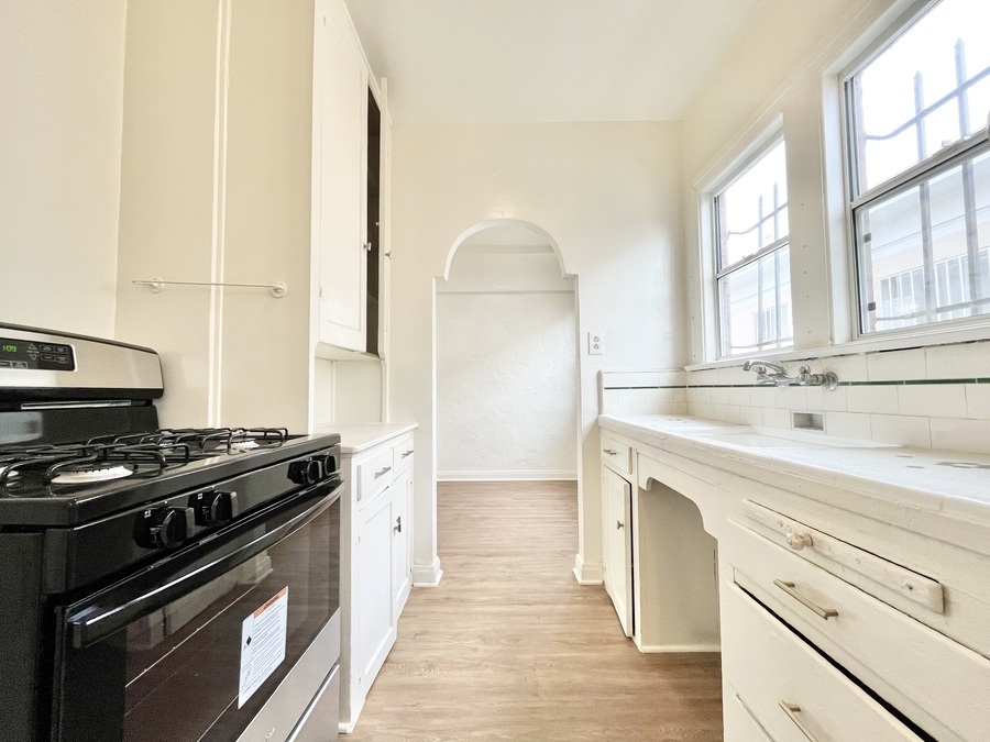 Primary Photo - 1321 E 48th St