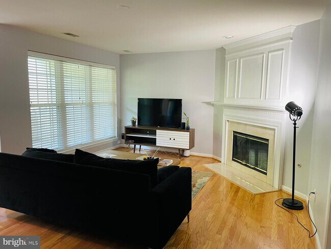 Foto del edificio - 9240 Cardinal Forest Ln