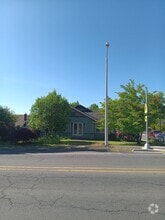 Building Photo - 1005 Main St E