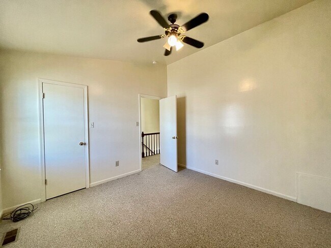 Foto del edificio - 1619 Autumn Dr