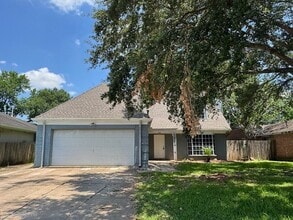 Building Photo - 3131 Mosby Dr