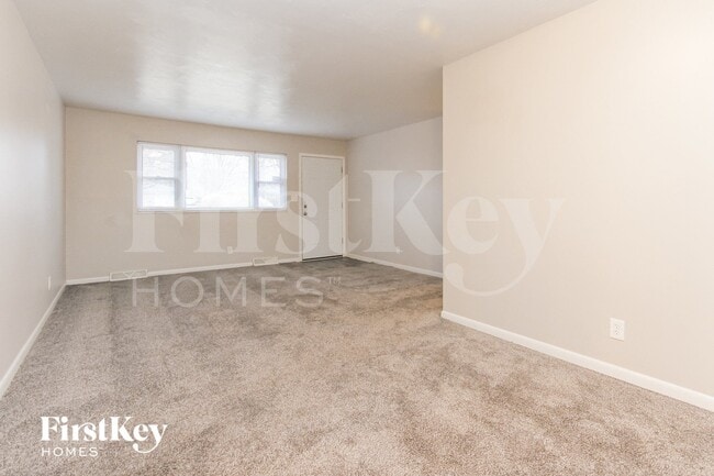 Building Photo - 324 Hopkins Rd