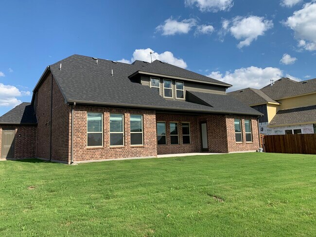 Building Photo - 216 Lake Forest Trl