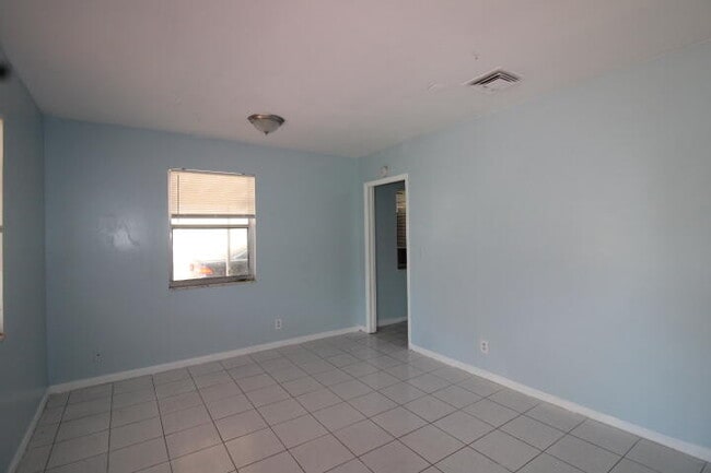 Foto del edificio - 578 W 2nd St