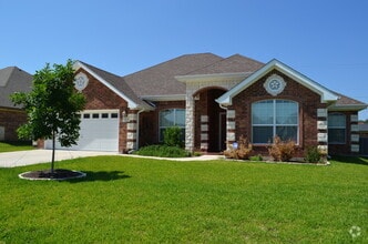 Building Photo - 1509 Hazelnut Dr