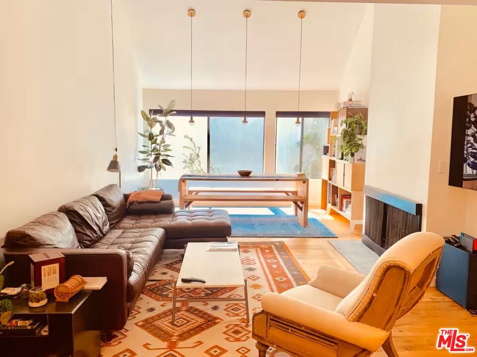 Foto principal - 950 Kings Rd