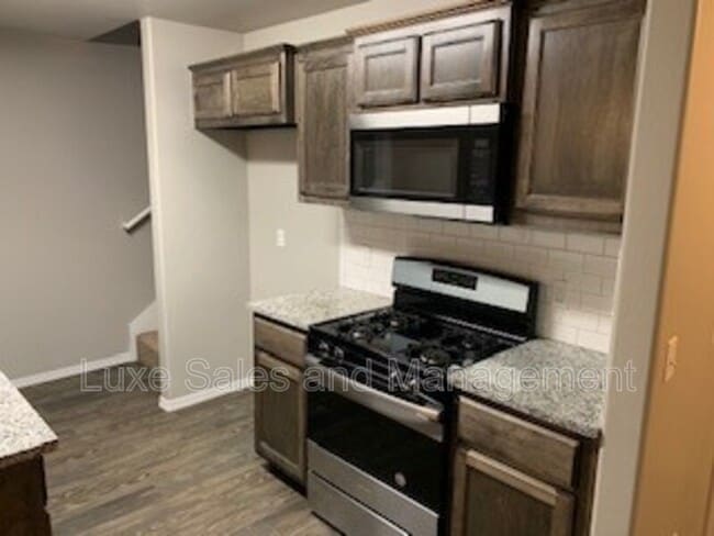 Building Photo - 2024 Buena Vida Ln